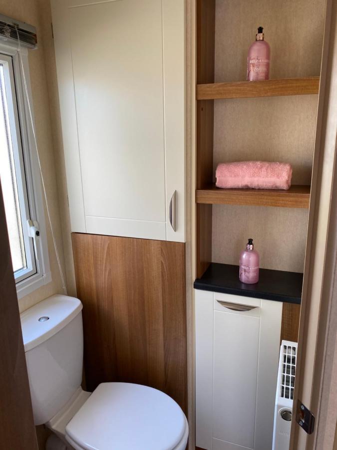 Vista Caravan Hire Seasalter Buitenkant foto