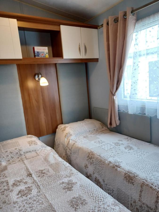 Vista Caravan Hire Seasalter Buitenkant foto